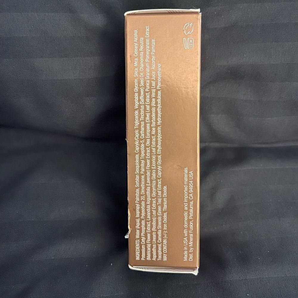 NWT Mineral Fusion Liquid Foundation ✨ - Picture 2 of 5
